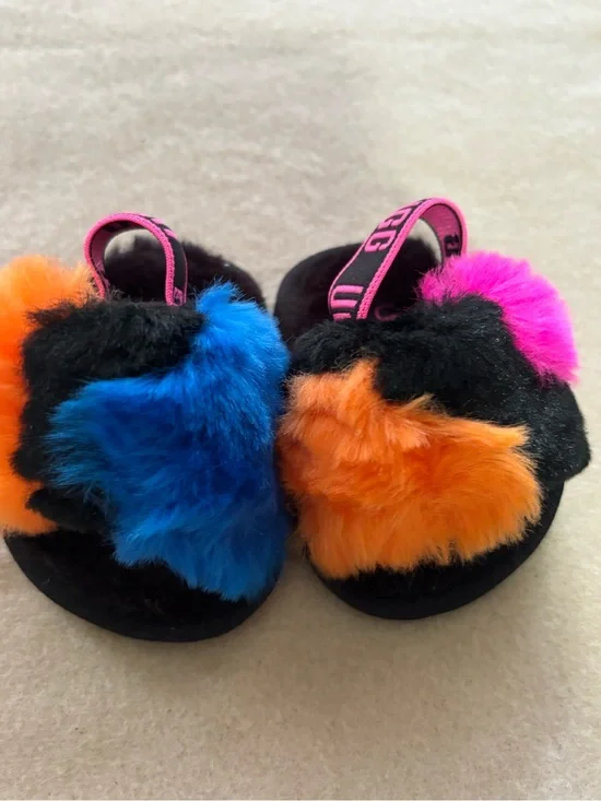 Plush Slide Sandals with Colorful Fur Accent Sz 1 New