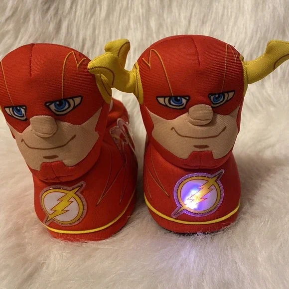DC Flash Slippers Boys Size Size 7/8 Red Light Up Slip On Shoes NEW
