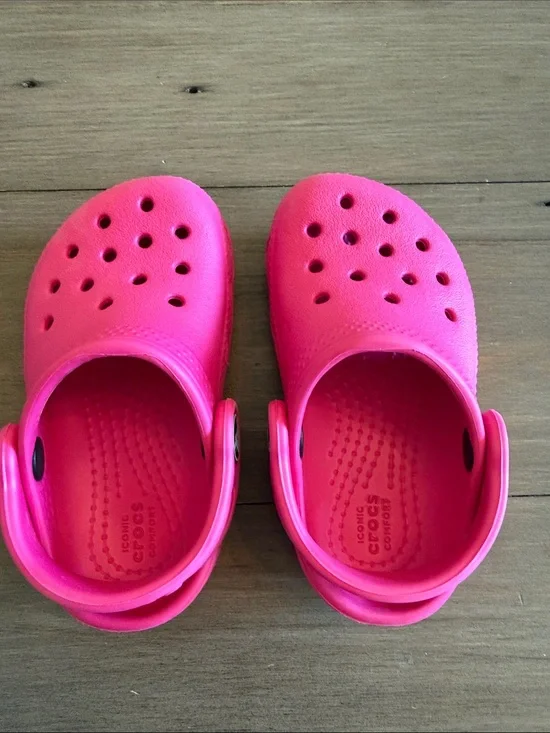 CROCS Kids Bright Pink Classic Clogs with Heel Strap