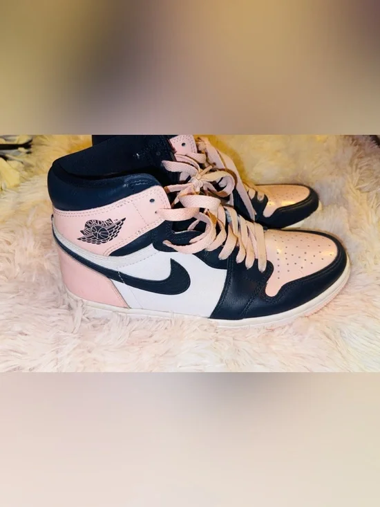 Nike Women's High-Top Sneakers in Pink, Black and White