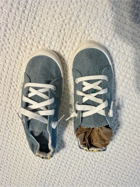Women’s Denim-Style Casual Sneakers with White Laces