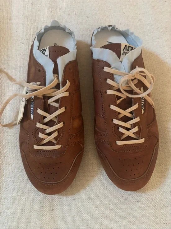 Autry New Brown Leather Lace-Up Women’s Sneakers