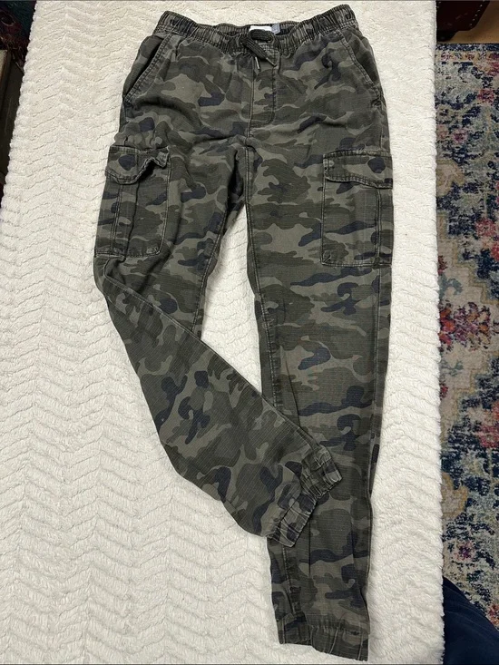 Old Navy 100% Cotton Camo cargo jogger olive green pants boys XL (14 /16)