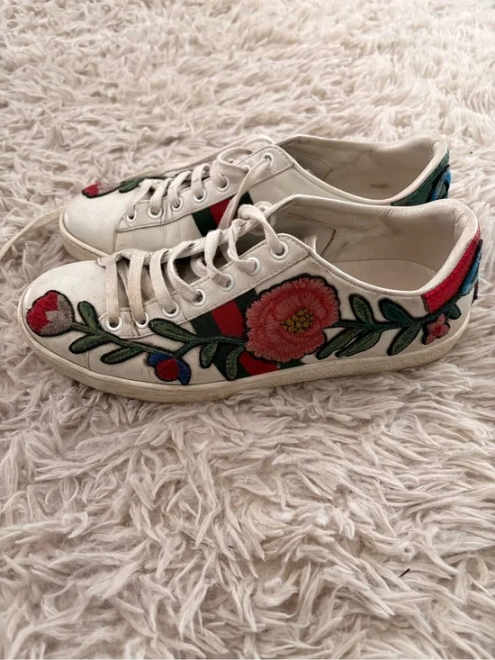 Gucci White Leather Floral Embroidered Lace-Up Sneakers