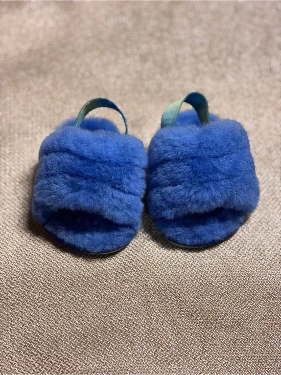 UGG Baby fluff yeah slides size 2/3 Blue