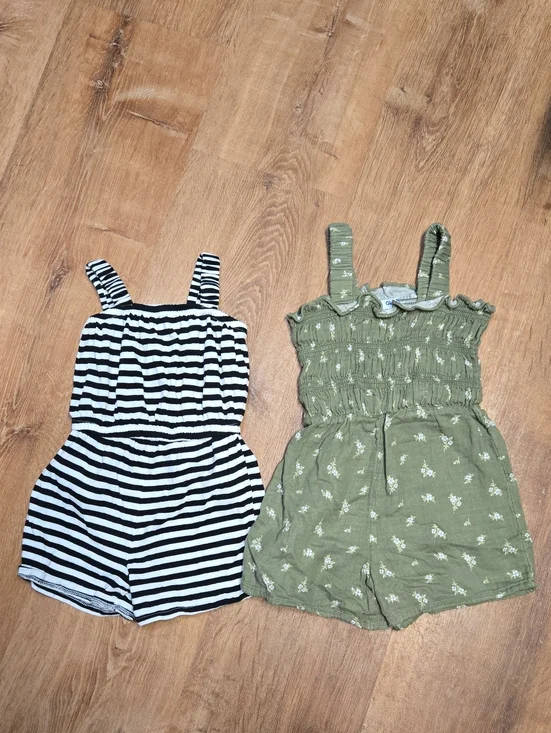 ☀️Lot Of 2 Old Navy Olive Green Floral Smocked & Black/ White Romper  3T