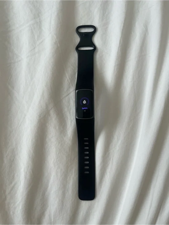 Fitbit Charge 5 Black Silicone Band Fitness Smartwatch