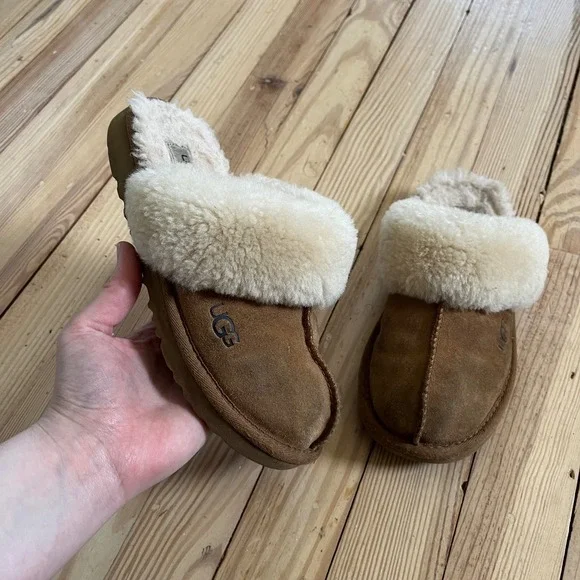 UGG Kids Cozy II Suede Sheepskin Slippers Chestnut Brown Size 2 1019065K comfort