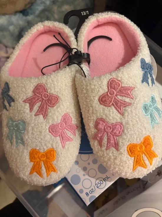 Cozy White Sherpa Slippers with Pastel Bow Embroidery