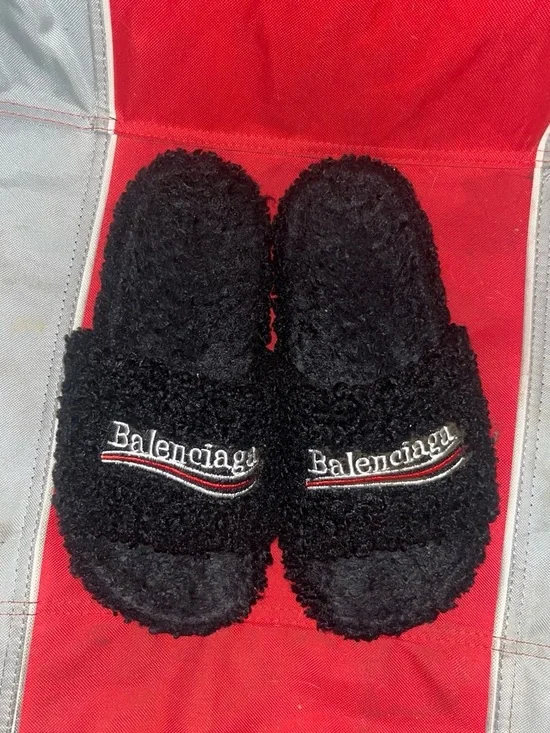 Balenciaga Kids Black Fuzzy Logo Slide Slippers
