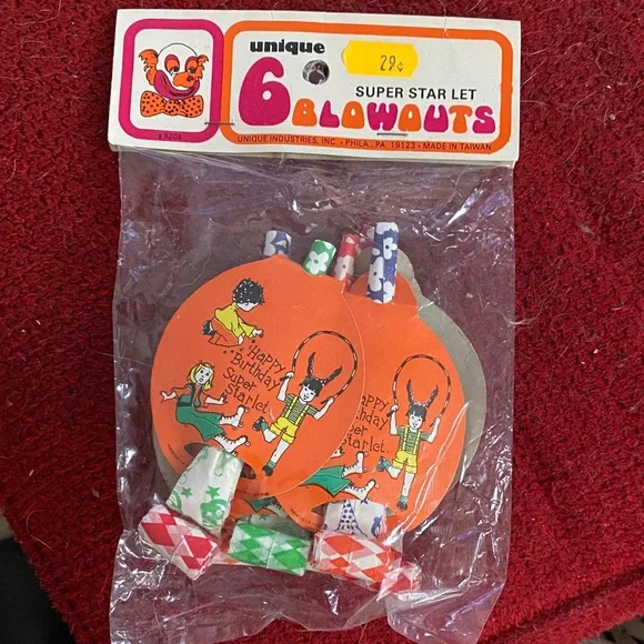 Unique vintage Super Starlet 1970’s Birthday Party Blowouts - Pack of 6.