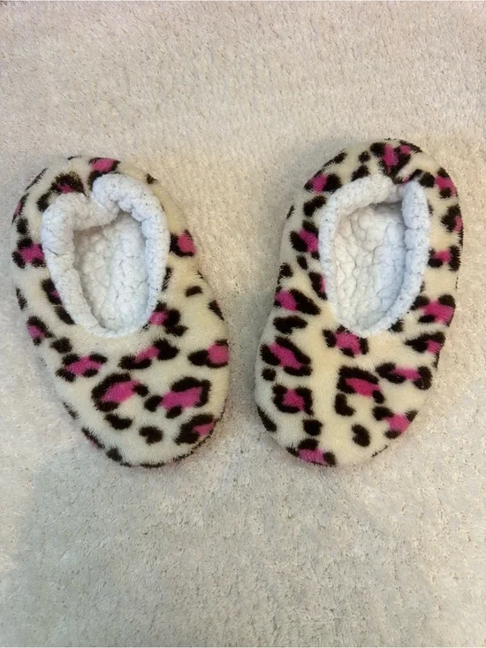 Little Girl’s Slip On Slippers; Pink/Black/Cream; One Size