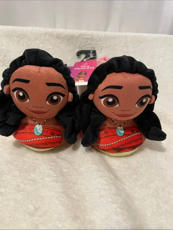 Disney Moana slippers size 7/8