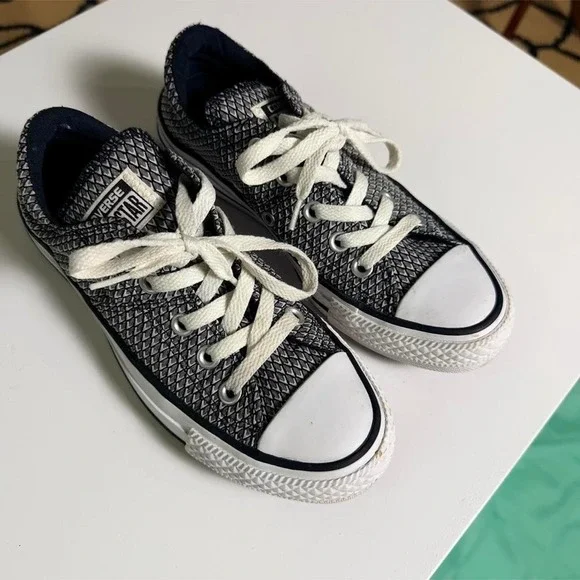 Converse diamond printed sneakers Great condition
