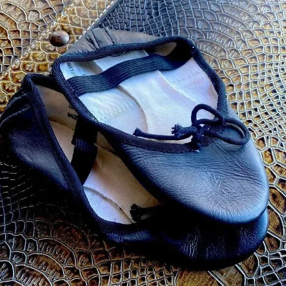 Leather ballet 🩰 toddler shoes black size 1