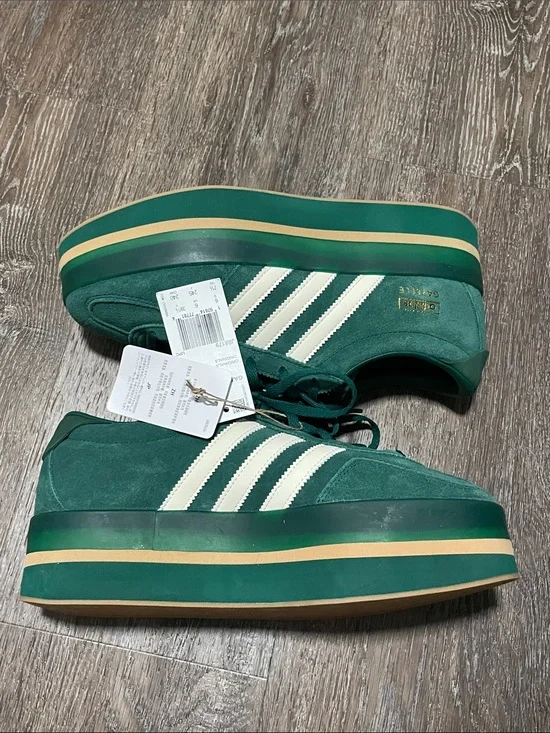 NWT Adidas Gazelle Stack Platform Sneaker. Size Woman’s 7.5