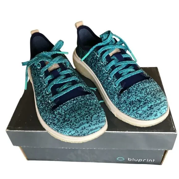 Bluprint LaCosta Knit New in Box Size 7.5