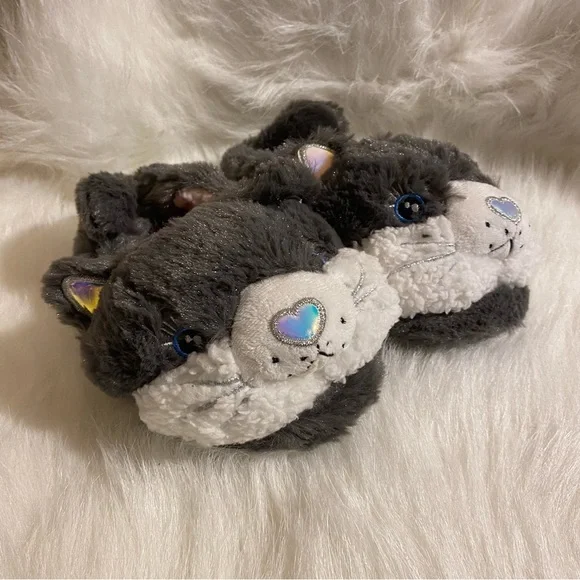 Wonder Nation Cat‎ Slippers Size 13-1 Gray white Color Slip On New