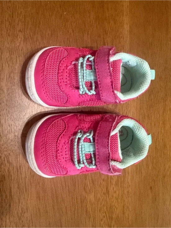 Surprize by stride rite sneakers size 3