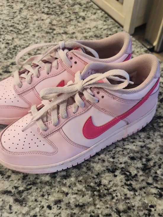 Nike Dunks Triple Pink Sneakers