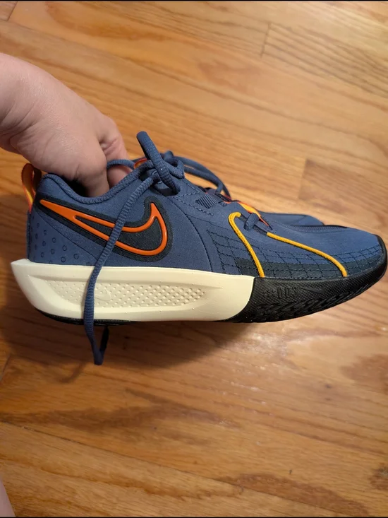 Nike Navy GT Cut 3 SE Shoes, Size 3.5