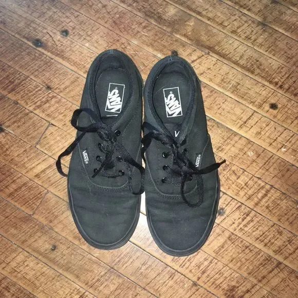 Solid youth Vans, size 4