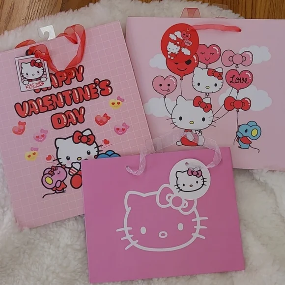 Hello Kitty Valentine's Day Gift Bag Set ❤