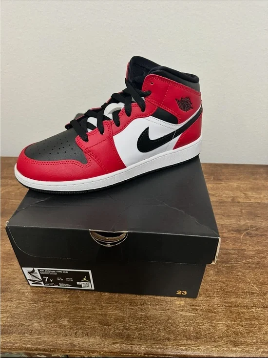 Youth 7Y Nike Air Jordan 1 Mid Red Black White Sneakers