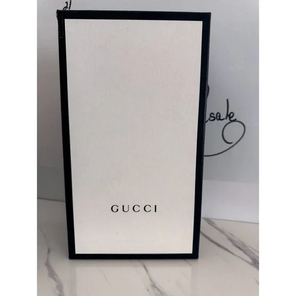 GUCCI Large GIFT BOX EUC🔥🔥🔥🔥🎁🎁
