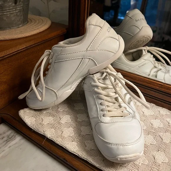 CHASSE Classic Flip IV Athletic Cheerleading Sneakers White Girl's‎ 5 NO INSERTS