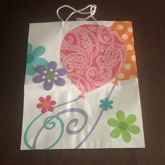 🛍️ Hallmark Glittery Floral Balloon Gift Bag