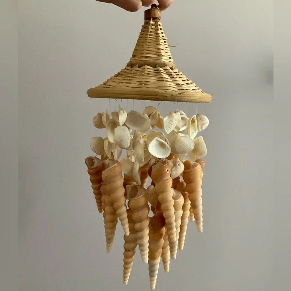 Woven Shell Chime in Cream and Tan