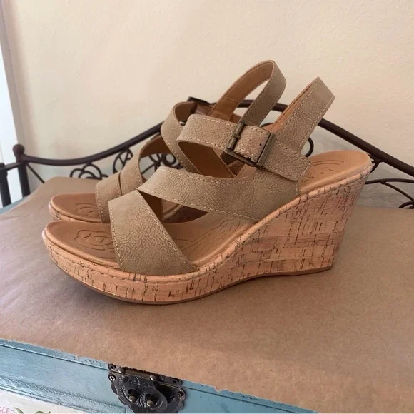 BOC Born Beige Cork Wedge Slingback Sandals Comfort Strappy Women’s Size 10