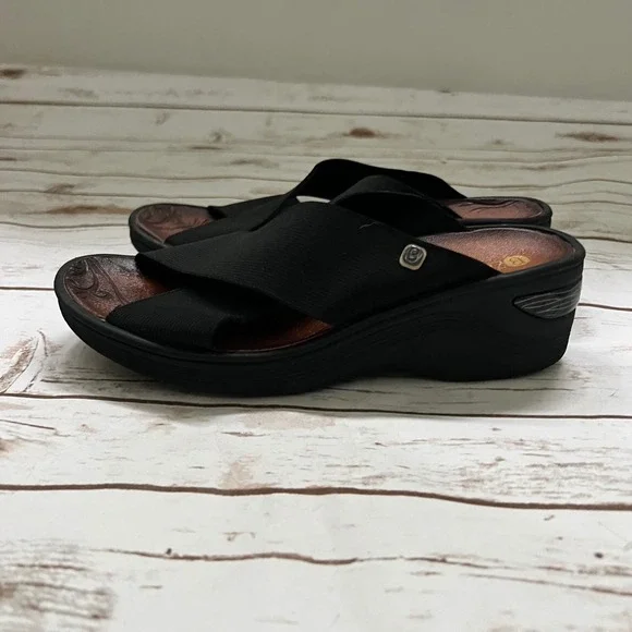 Bzees Desire Slide Sandals Black Stretch Cross Strap Wedge 7.5M