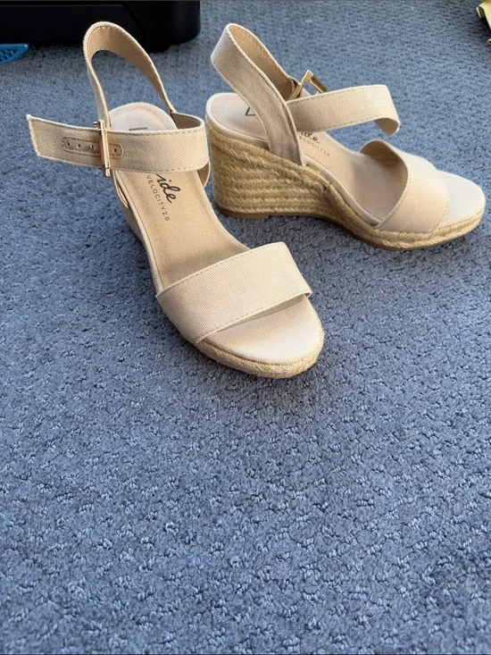 Life Stride Beige Canvas Espadrille Wedge Sandals