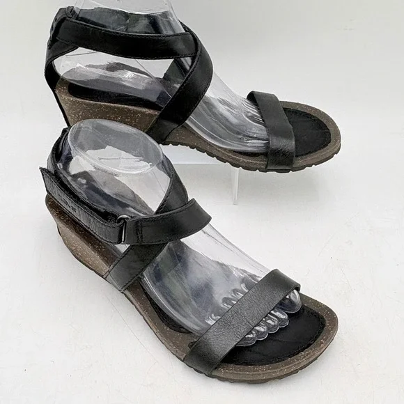 Teva Wedge Sandals Women 8.5 Black Excellent Leather Cork Ankle Strap Comfort