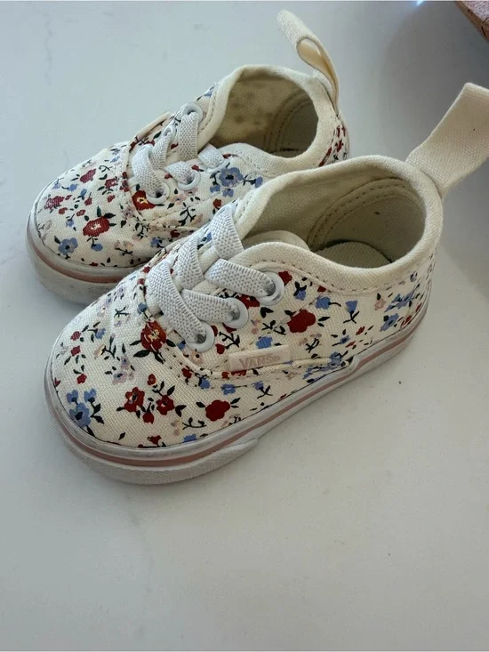 Floral Baby Vans - size 2.5