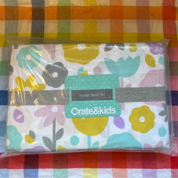 NEW Crate & Kids organic cotton floral toddler/crib sheet set