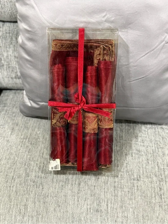 Elegant Red Holiday Table Napkin and Placemats (4+4) Set with Gold Trim