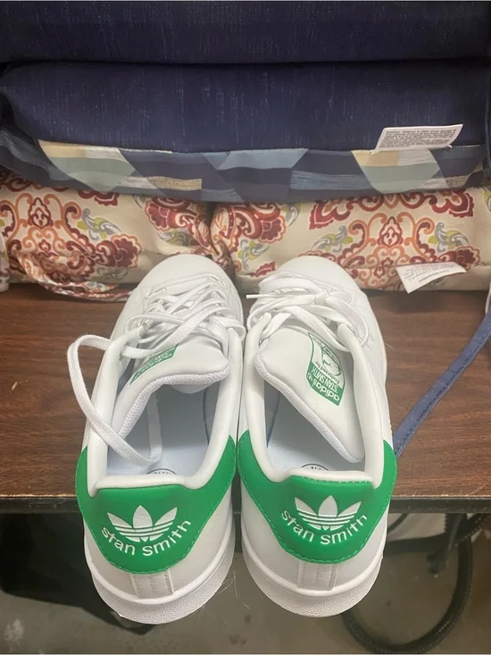 adidas Kids White Sneakers with Green Heel Tab 5Y or 7 women’s