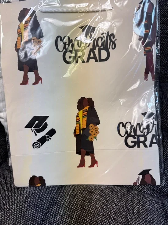 Graduation Gift Bag – White with Multicolor Graduate Design
