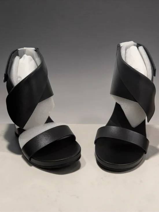 🔥NIB United Nude Earnz Polo Sandal 🔥