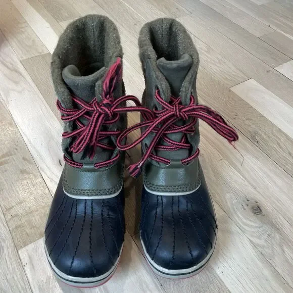 Sorel Big Girl Caribou All Weather Boots Sz 3