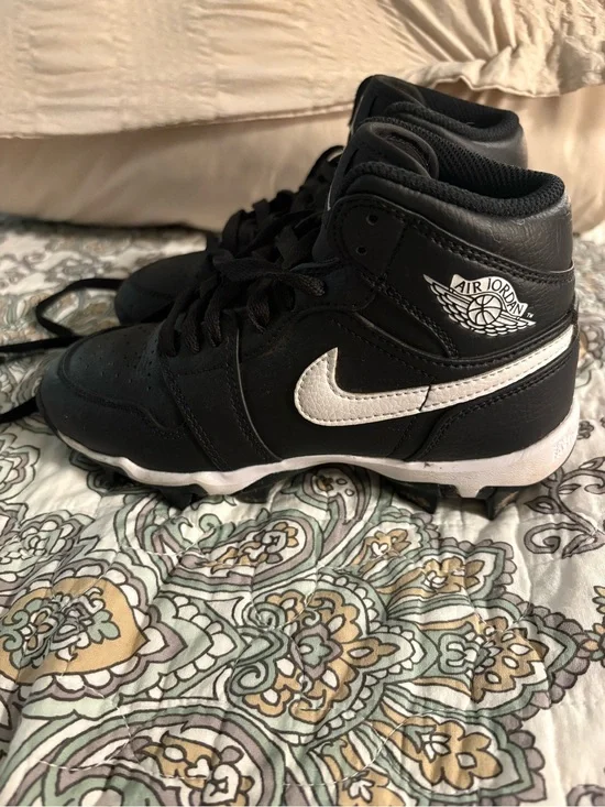 Jordan Kids Black and White High-Top Cleats 3.5Y