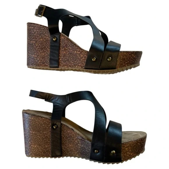 Journee Collection Wedge Geneva Black Sandal Size 7.5M​​​​​