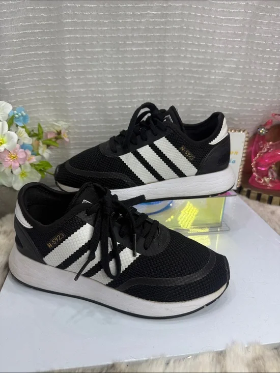 (A) RARE,vintage  Adidas N-5923 Black White Running Shoes for Big Boys, Size 3.5