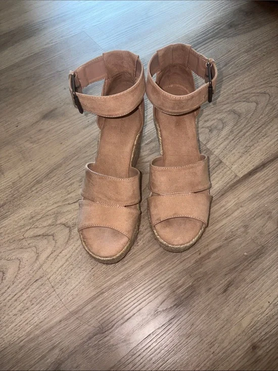 Women's Tan Suede Ankle-Strap Wedge Sandals espadrille rope pattern size 8.5 3in