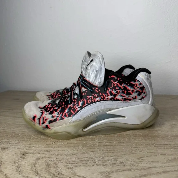 Jordan Zion 3 Z3D White Black Crimson‎ Youth Size 4Y FZ4792-060 OXIDIZED