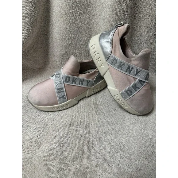 DKNY Toddler Girls Casual & Fashion‎ Sneakers Pink/White Shoes 10/9