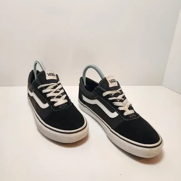 Van's Classic‎ Youth Black Canvas sneaker's SZ 5.5